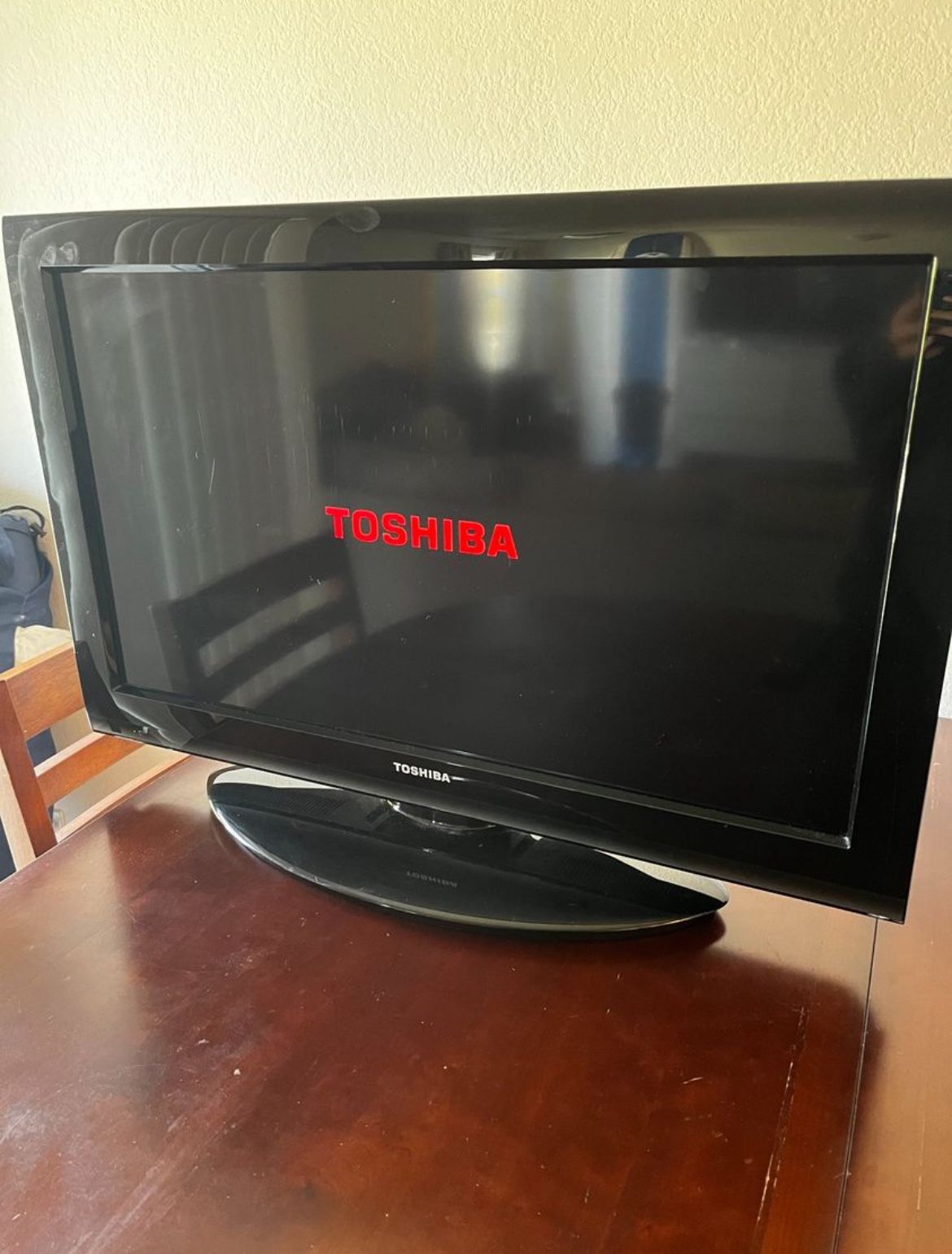 Toshiba 32in TV