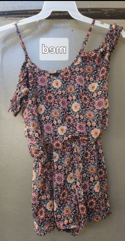 Medium ome piece outfit
