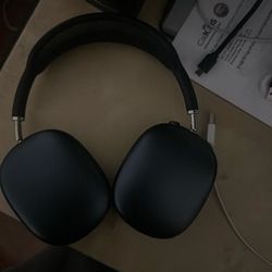 airpod max 2nd gen (selling need the money)