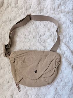 Designer Water-Resistant Sling Bag Crossbody Chest Bag Expandable Multi-Pocket