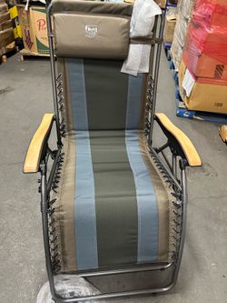 Zero Gravity chair with cup holder