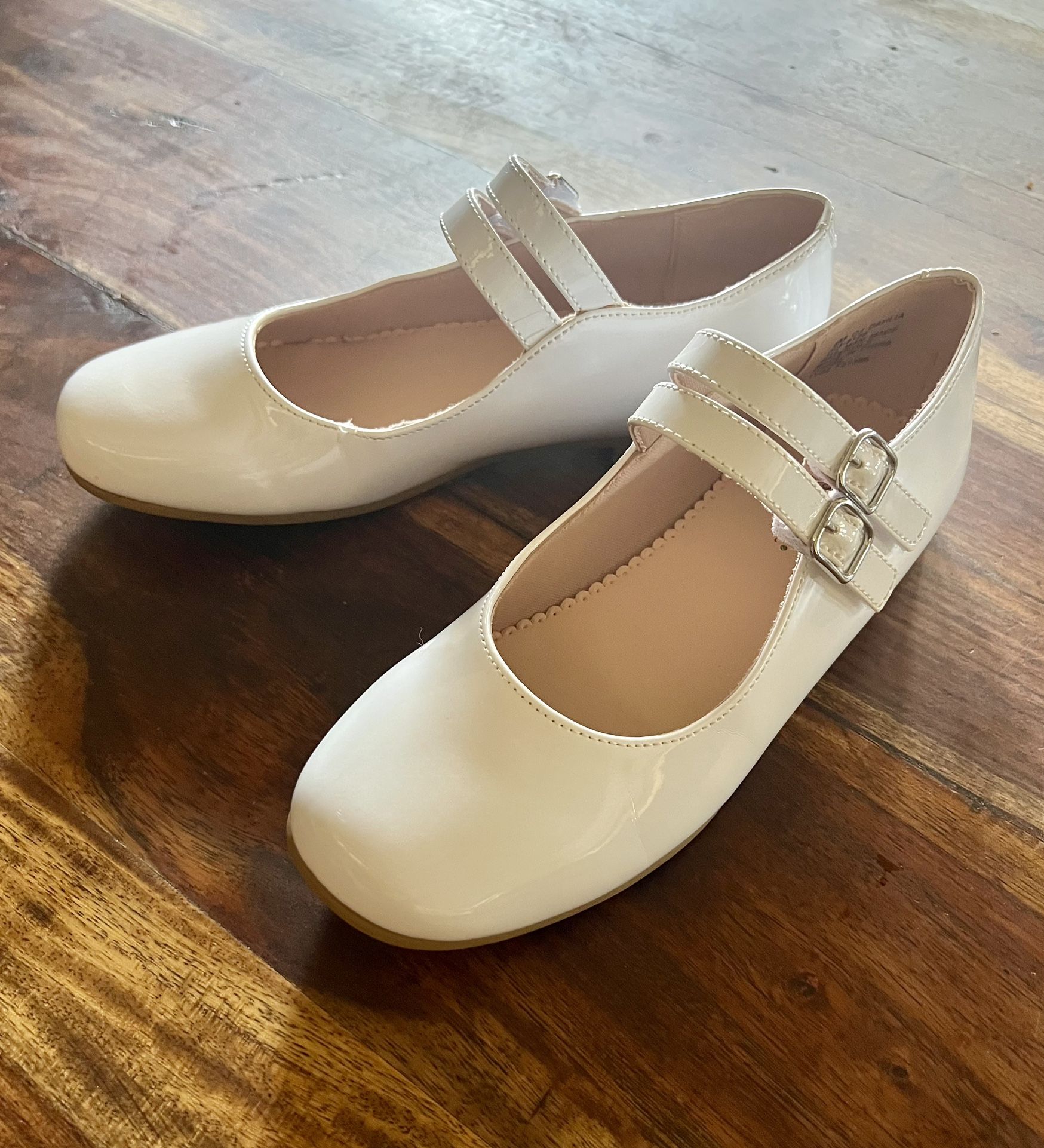 White Dress Shoes - Youth Size 4