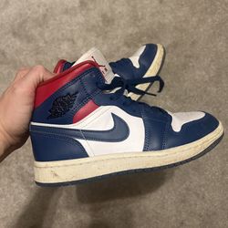 Jordan 1 Mid "French Blue Gym Red"