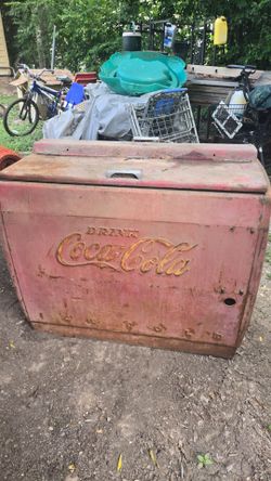 VINTAGE COCA COLA ICE BOX