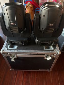 2 luces robóticas ATTCO BEAM 230 y caja