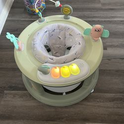 Toddlers interactive walker