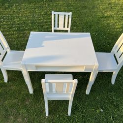 Kids Table W/4 Chairs