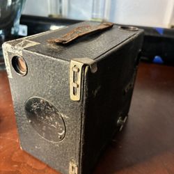 Vintage 1920s Kodak No. 2A Brownie Rainbow Hawkeye Model B Box Camera 