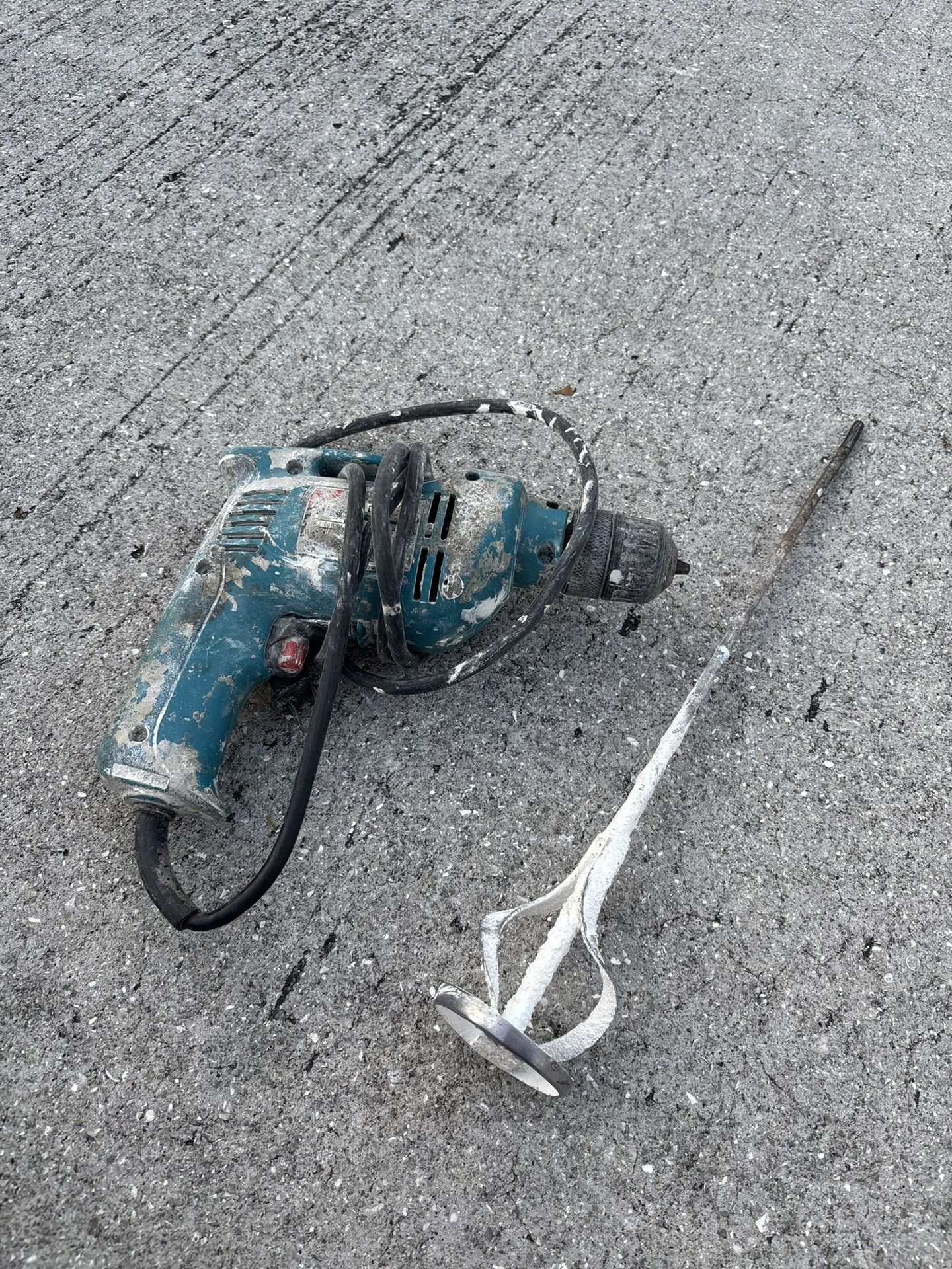 Makita paint mixing drill