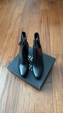 Naturalizer women’s  boots size 8
