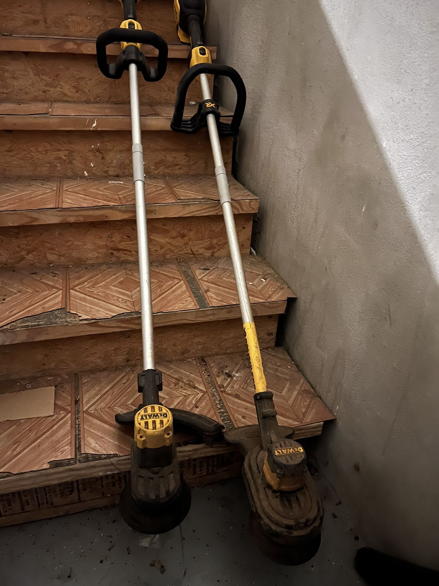 Dewalt 20V Trimmer Used for Sale in San Antonio, TX OfferUp