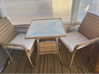 Safavieh bistro table and chairs