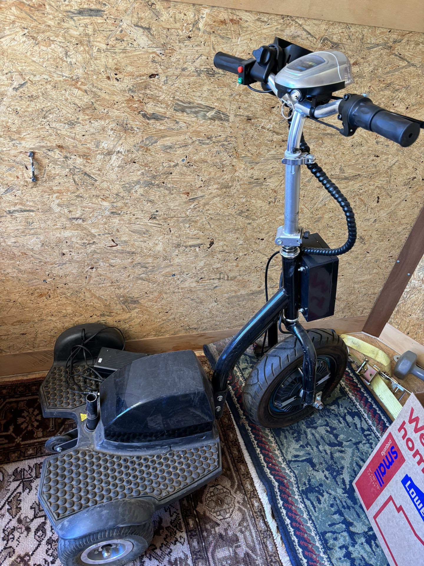 Sit Or Stand 3 Wheel Scooter 