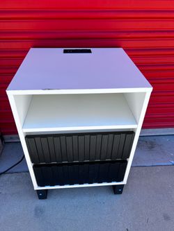 Side bed table