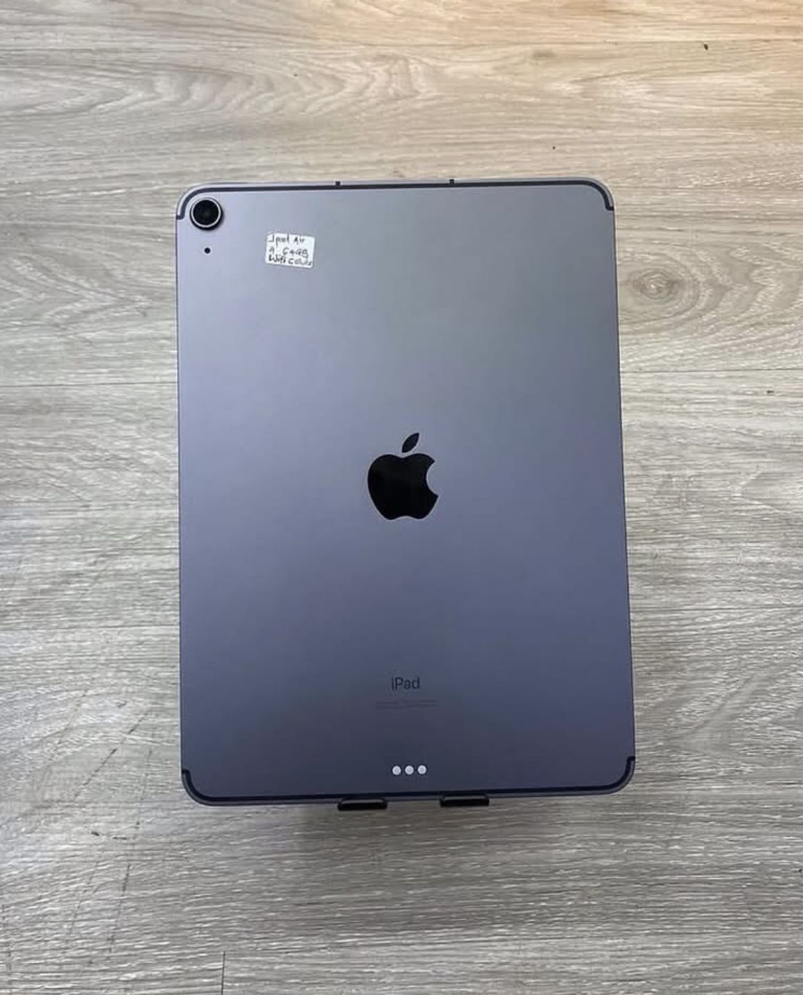 iPad Air 4 (WiFi + Cellular)