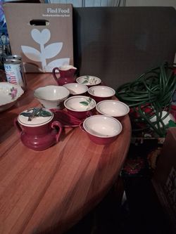 Burgundy dishes