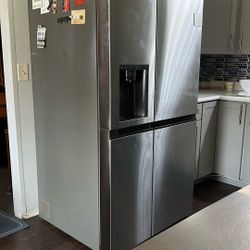 LG Thin q Refrigerator Freezer