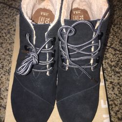 TOMS  Wedge Black Suede New Size 8,5 