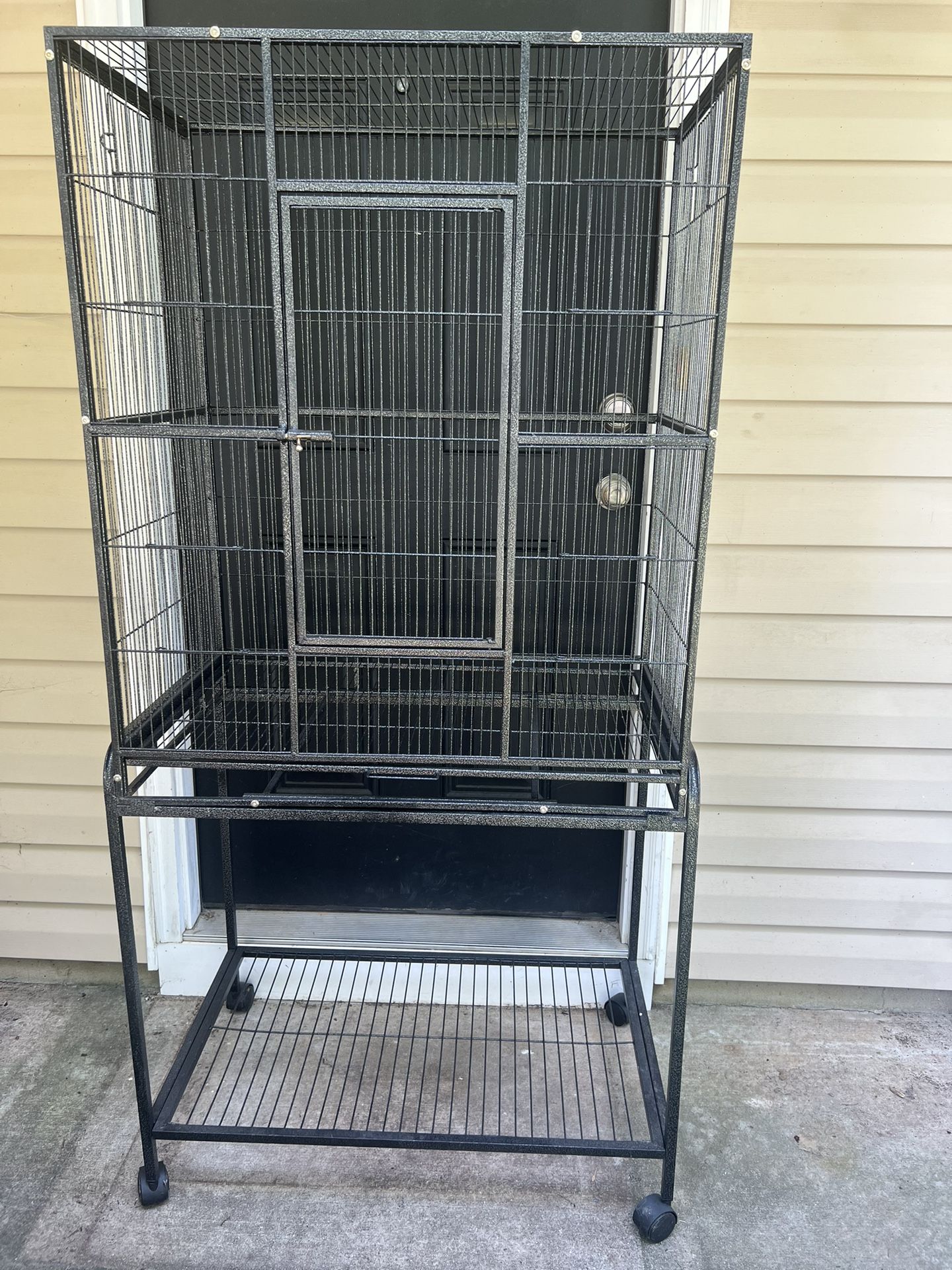 BIRD / ANIMAL CAGE