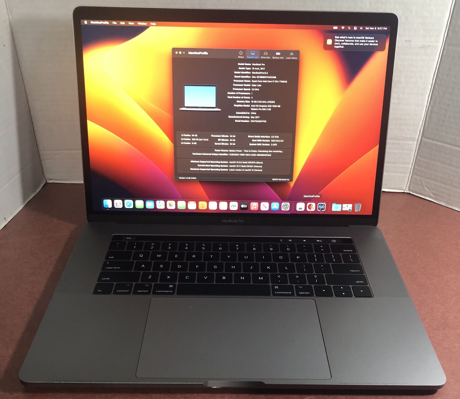 2017 Macbook pro 15” Touchbar i7 16 Gb 256 SSD Battery Almost New 95% Life Remaining