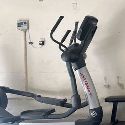 Elliptical Machine - Flexible Pricing Make An Offer (originally $1,500)