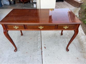Table with three draws