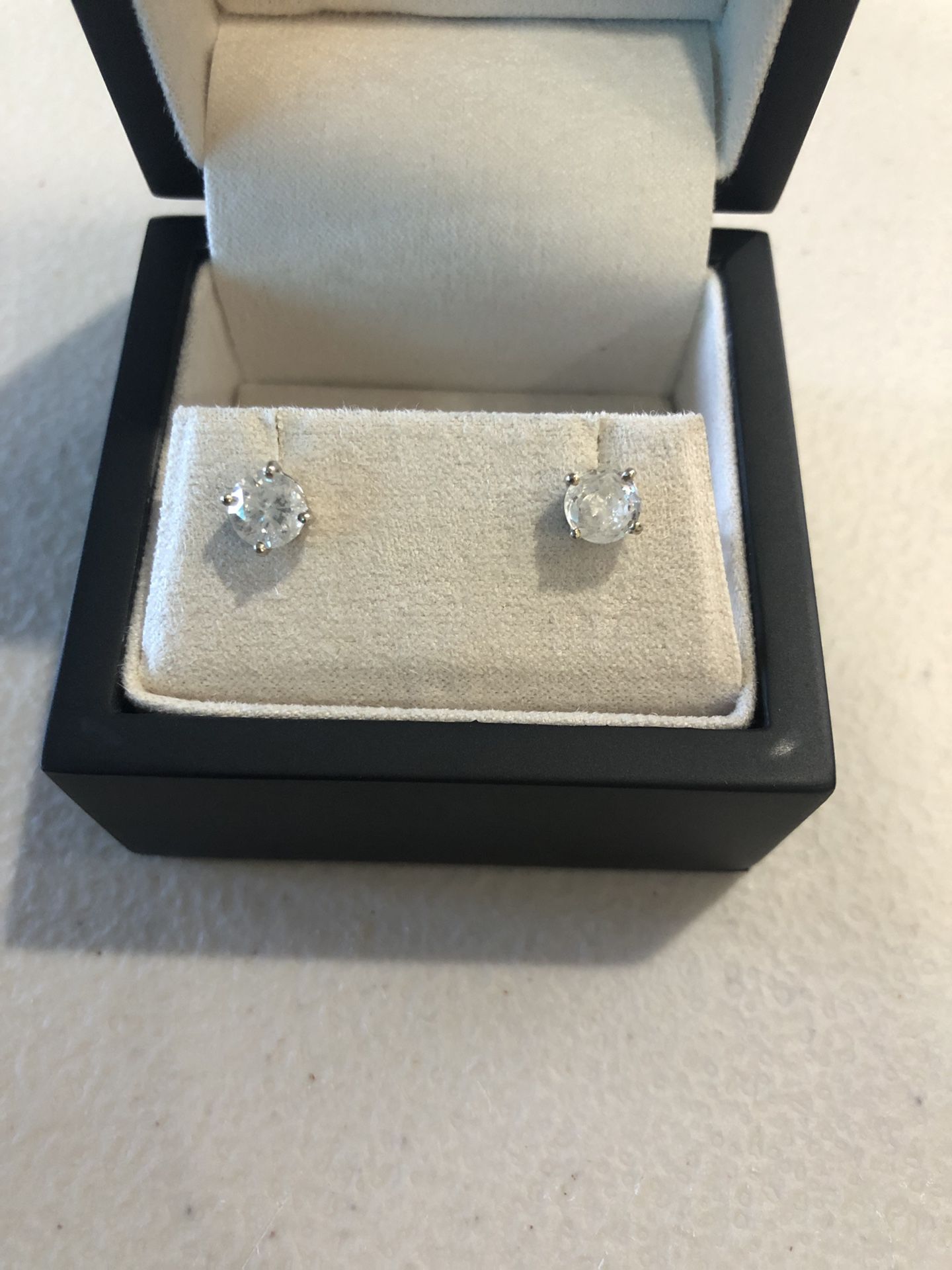 .60 & .65 round diamond stud earrings 14k White Gold SI1 & I3 Clarity J&G Color.
