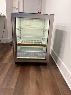 SUBZERO UNDER-COUNTER REFRIGERATOR - EXCELLENT CONDITION
