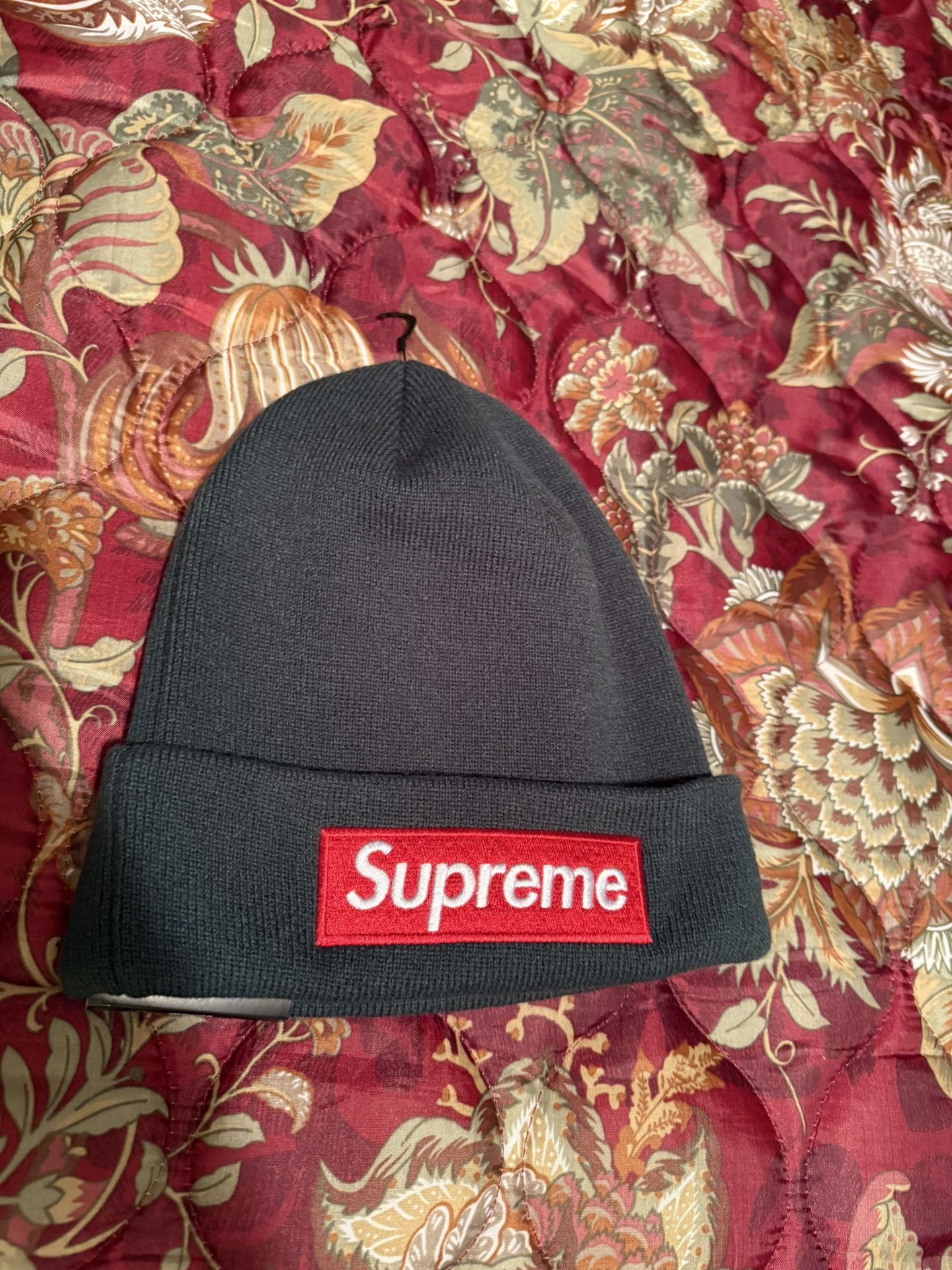 Supreme Beanie New Era