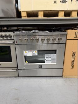 Brand New Dual Fuel Range 36”