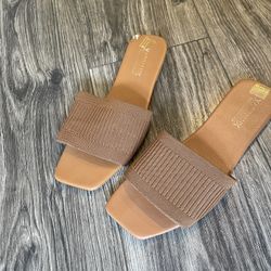  Brown Flat Beach Slipper
