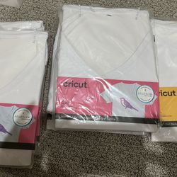  Cricut (6) Shirts