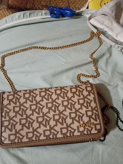 Dkny patern wallet purse