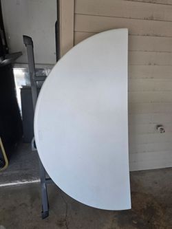 Round Folding Table