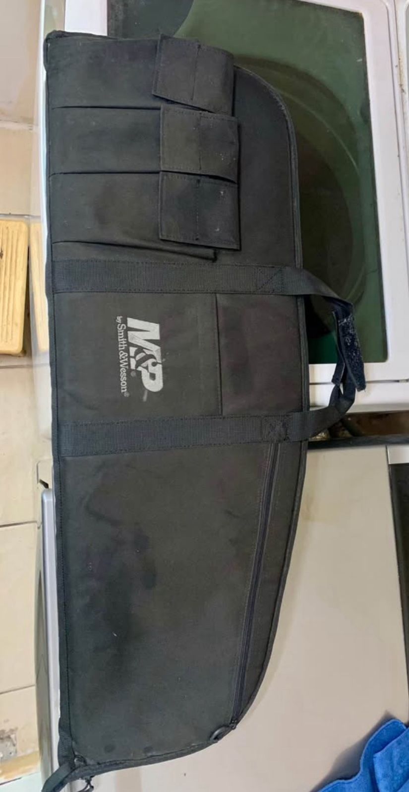 34”in. Smith & Wesson M&P Duty Rifle Case Color Black. Has 3-Clip Pouches And Nylon Strap