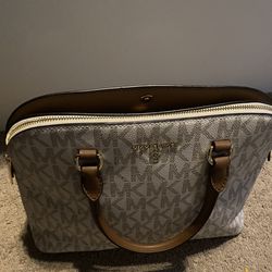 Michael Kors Large Cindy Dome