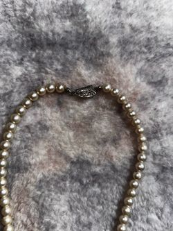 White freshwater pearl necklace