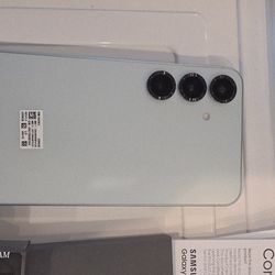 Brand new Samsung S25 plus Mint color
