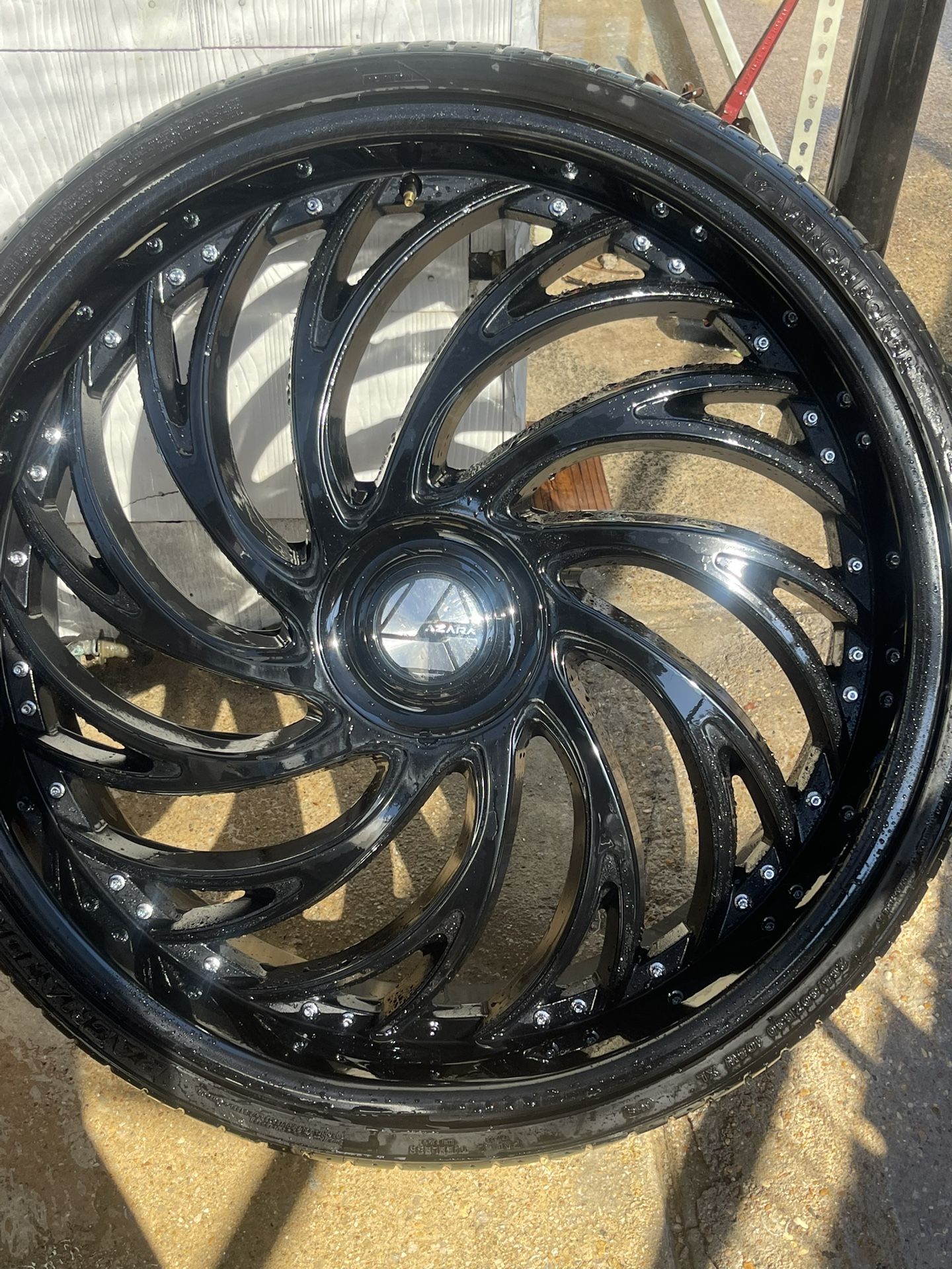 30 Inch Floating Rims 6 Lug 30 Inch Rims With LX Floating Center Cap for Sale in Fort Worth ...