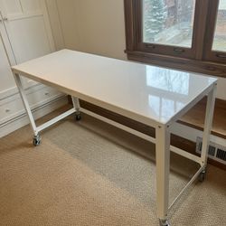 CB2 Table