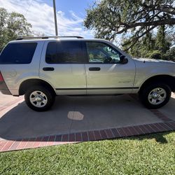 2004 Ford Explorer