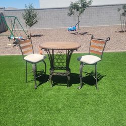 Bar Table And Bar Stools 