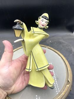 Vintage Ceramic Arts Studio Chinese Lantern Woman Wall Decor 7.5” VG 