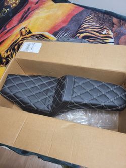 2021 heritage  classic Harry Davidson seat New never used