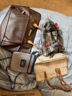 Bundle of purses