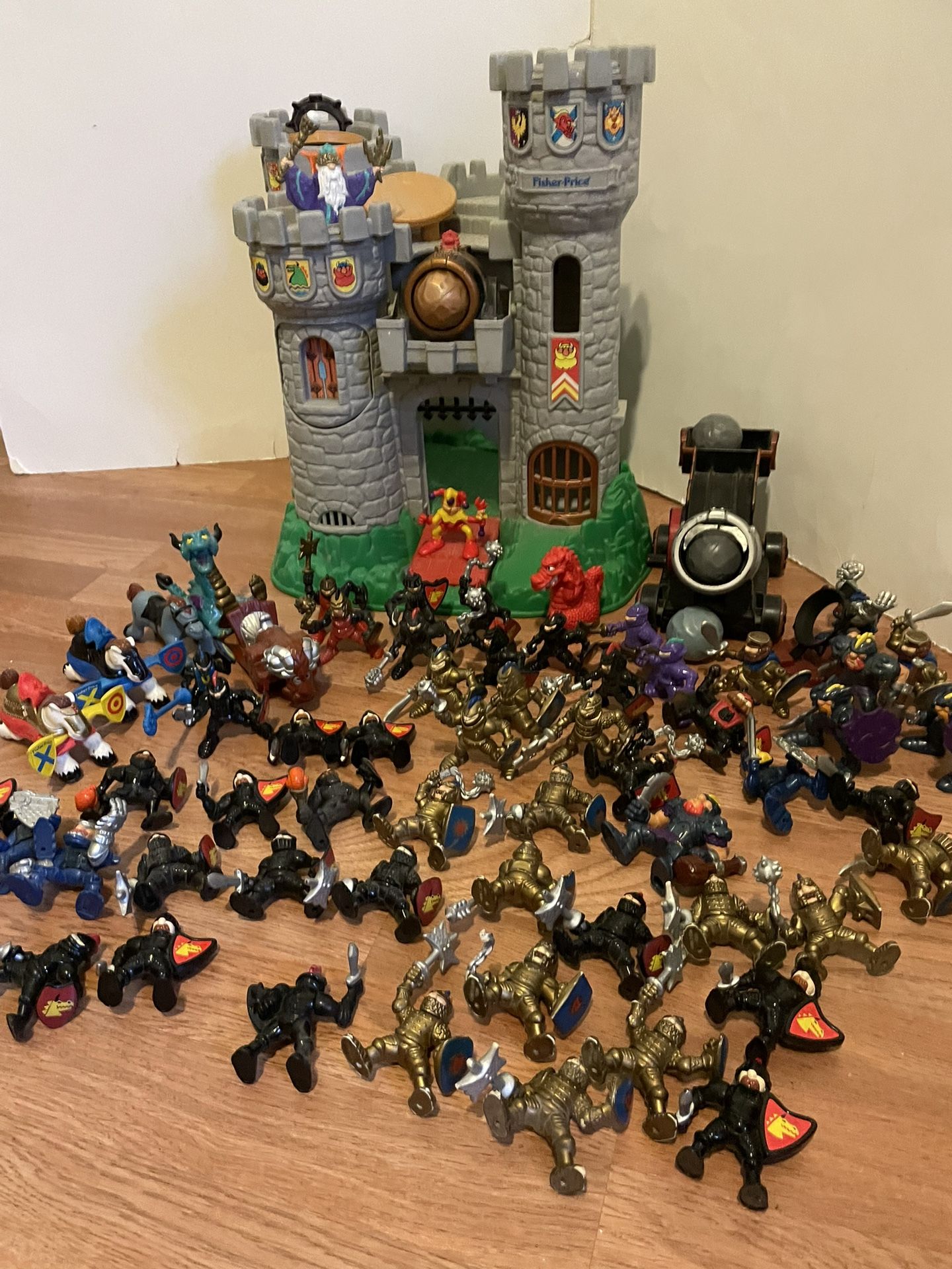 Vintage 1990’s Fisher Price Great Adventures Castle With Figures Knights Dragons Horses Battering Ram Catapult And More