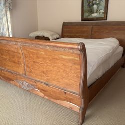 Estate Sale – Vintage Solid Wood Bedroom Set (3 Pieces)