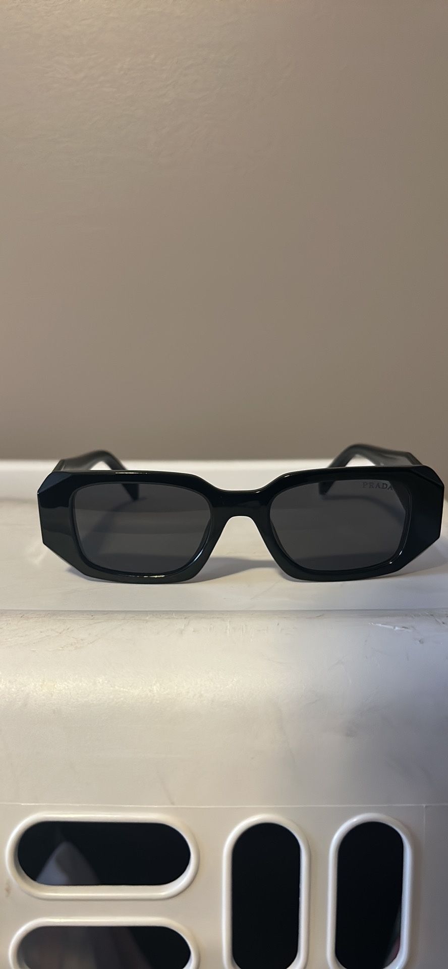 Used Perfect Condition Designer Unisex Sunglasses 