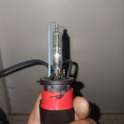 
2x D2S 35W 8000K HID Xenon Replacement Bulbs 