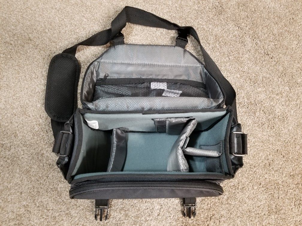 Nikon deluxe digital SLR Camera Case